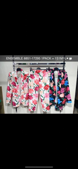 Wholesaler Willy Z - Blazer and floral pants set