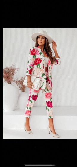 Wholesaler Willy Z - Blazer and floral pants set