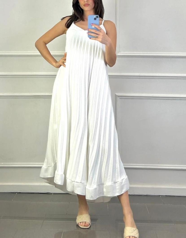 Wholesaler Willy Z - Long pleated dress