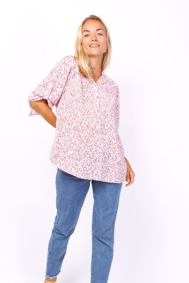 Wholesaler World Fashion - Heart printed blouse
