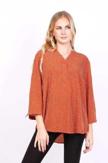 Wholesaler World Fashion - Flowy & casual GT blouse with 3/4 sleeves - Small dots print