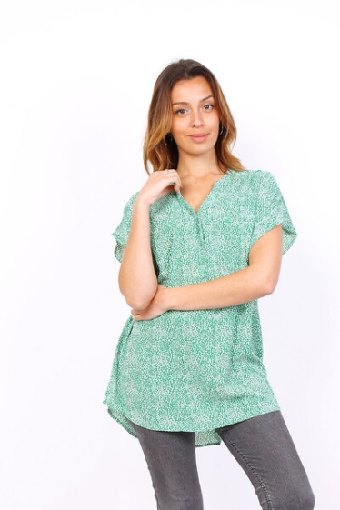 Wholesaler World Fashion - Flowy & casual GT blouse with small sleeves - Small dots print