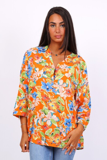 Wholesaler World Fashion - Flowy & casual GT blouse with 3/4 sleeves - Floral print