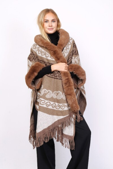 Wholesaler World Fashion - Poncho with patterns and faux fur