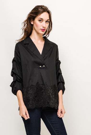 Großhändler YOURS Paris - Cotton blouse with applied lace
