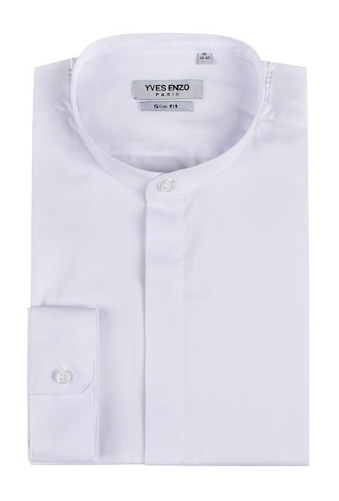 Camisa blanca en popelina de algodon de corte slim
