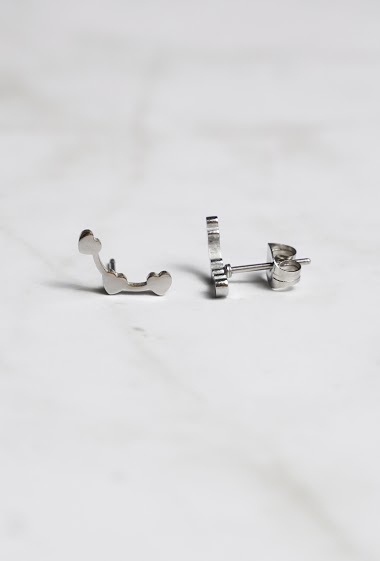 Wholesaler Z. Emilie - Triple heart steel earring