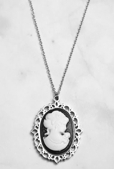 Wholesaler Z. Emilie - Camée steel necklace