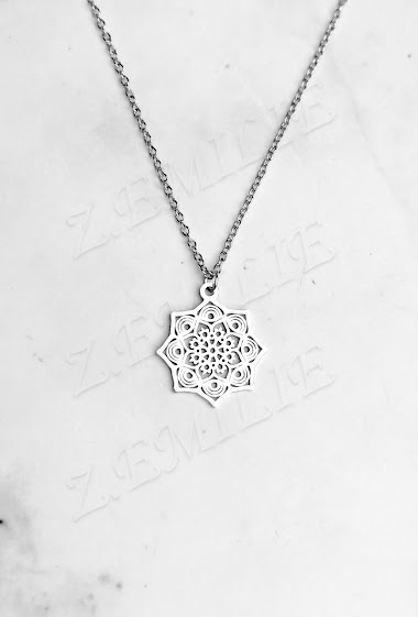 Großhändler Z. Emilie - Mandala flower steel necklace