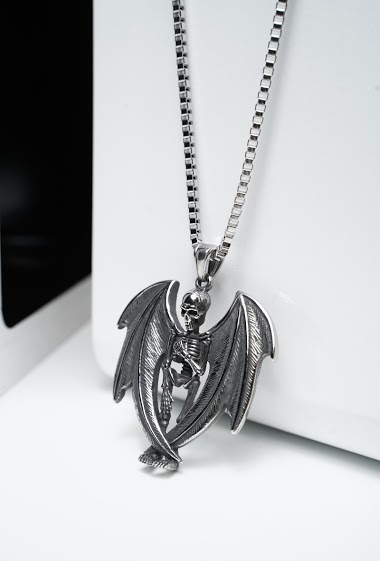 Wholesaler Z. Emilie - Skeleton with wings steel necklace