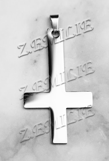 Grossiste Z. Emilie - Pendentif acier croix à l'envers