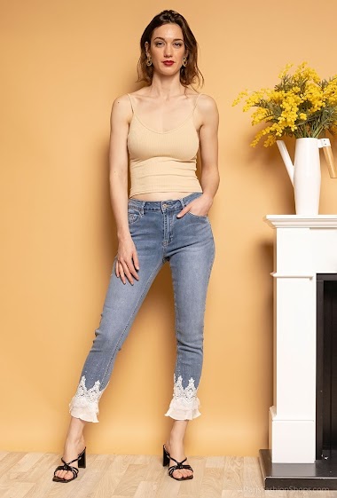 Wholesaler Zac & Zoé - Embroidered jeans with rhinestones
