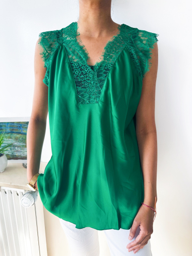 Wholesaler Zafa - Satin tank top with elegant and refined lace