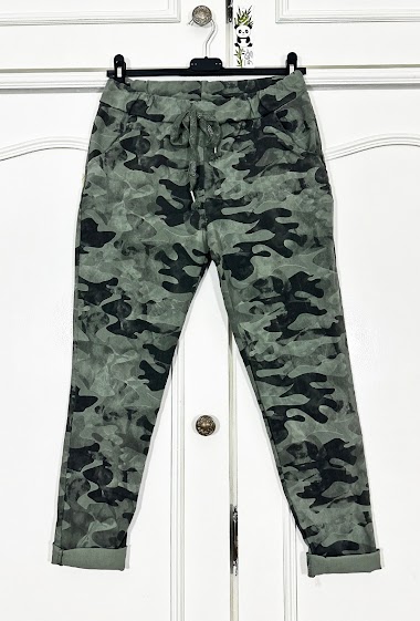 Jogging pants with pockets, camouflage print