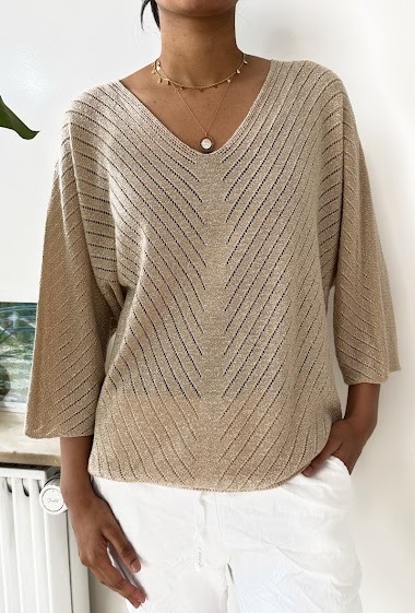 Fine knit sweater with lurex.