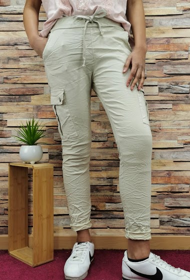 Wholesaler Zafa - Cargo joggers with side and side pockets.