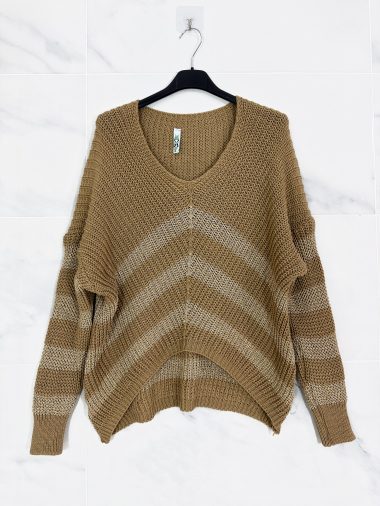 Wholesaler Zafa - V-neck knitted sweater, gold lurex stripe