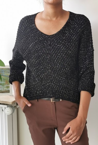Wholesaler Zafa - Knit sweater with silver lurex with V-neck.