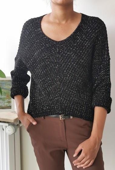 Wholesaler Zafa - Knit sweater with silver lurex with V-neck.