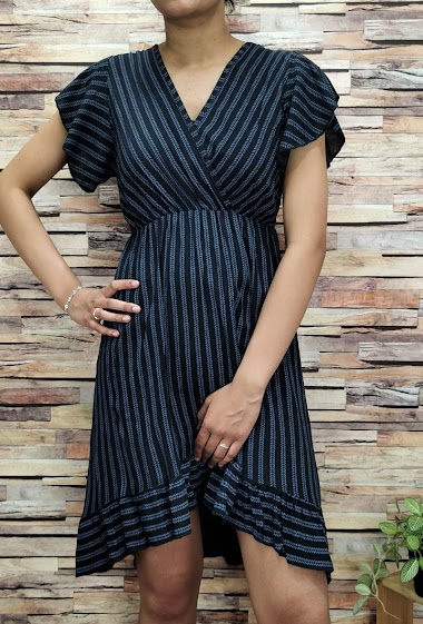 Wholesaler Zafa - Short asymmetrical dress with mini leaf pattern.