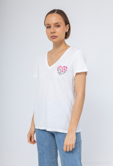 Grossiste Zelia - T-shirt brodé à col v fond blanc