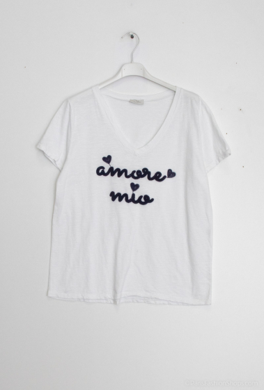Wholesaler Zelia - Embroidered t-shirt "AMORE MIU" white background