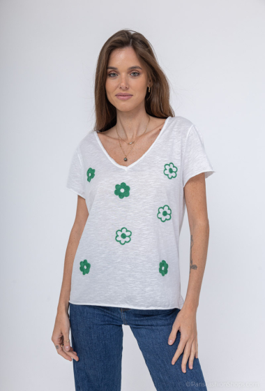Wholesaler Zelia - Flower embroidery t-shirt