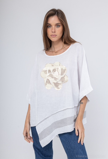 Asymmetrical oversized top 100% linen and embossed flower, short sleeves, round neck - For Her Paris